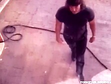 Pornstar Legend Ashlyn Gere Has A Quick Threeway With two Construction Males