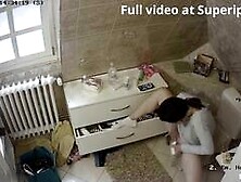 Ipcam – European Woman Masturbates On The Toilet