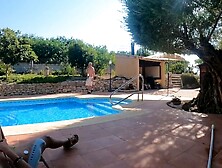 ESPOSA AMATUER CULONA esta muy SWEET para follar duro en la piscina