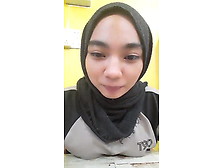 Malay - Awek Tudung Hitam