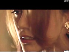 Miriam Leone in 1992 - S01E05