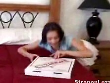 Roommate pays the pizza along with her vagina