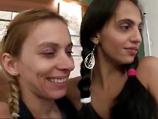 Lola Melo giving a kiss therapy with Melissa and Fefe