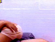 Ibu Tiri Bantu Anaknya Yang Kecanduan Porno