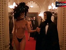 Abigail Good Boobs Scene – Eyes Wide Shut