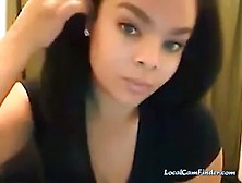 Big ass girl in tights on the webcam