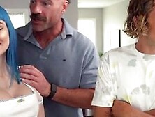 Daddy Gives Gold Stars - S1:E7