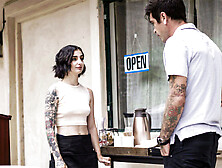 Tiny waitress tricked by a sly customer