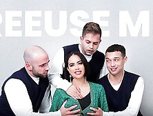 Perv Mom - Horny Milf Mercedes Carrera Sent Sexy Pics And Videos To Seduce Her Son's Best Friend