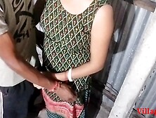 Stepmom sey dinning room in come with guest in home