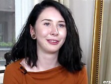 Joana ERSTES Mal vor der Kamera
