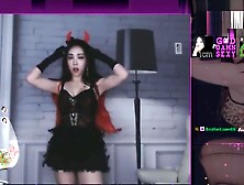 twitch streamer model QueenMico dancing compilation