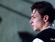 A succubus is on the prowl for smth wet to devour.