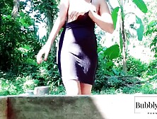 Indian desi slut outdoor pussyshowing and dress changing