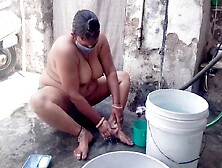 Mene Bahar Bathroom Banake Nahaneka Maja Liya