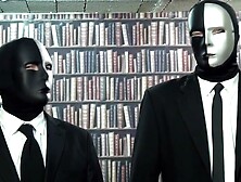 uW 5 - Lynda Strangled