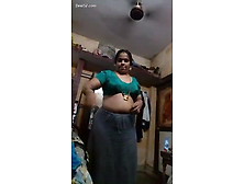 Desi Aunty Saree Open