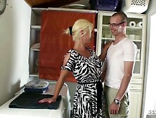 GERMAN STEP SON SEDUCE MUM TO GOT FIRST CUMSHOT FUCKED