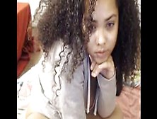 YOUNG KNUBBIG svarthriga GIRL VISAR PUSSY