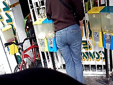 Una Nalgona En La Tortilleria