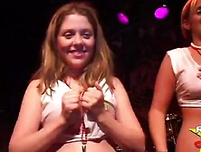 Wild Nude Women Eating Twat On Stage