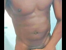 Chegei da cademia cheio de tesão toquei uma gostosa e gozei