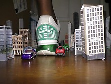 Amaninheels - Giant Jogger Destroys The City (Teaser). Mpg