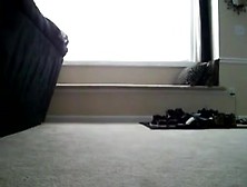 Amateur shaking her ass dancing