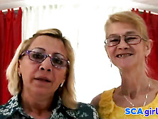 Det Gamle Lezboz - Old Mature Lesbians Sharing Sex Toy