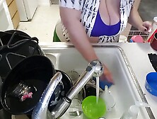 Bbw Cleaning The Kitchen