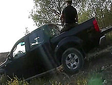 Jeune Franu00E7Aise Enculee Sur Un Pickup En Pleine Nature