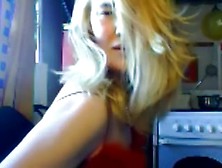 I'm touching my curves in real amateur masturbation vid