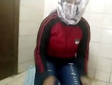 Arabian Muslim Mom العربية الجنس أمي Masturbate Squirting Vagina On Live Online Cam Instead Of Praying"