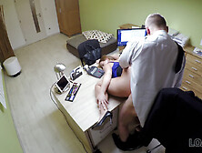 LOAN4K. Naive Nata arriva in prestito e diventa proprietaria di una troia