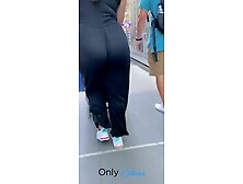 Jiggly Booty Candid