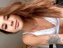 2026 Novinha linda demais ficou pelada mostrando o cuzinho e a buceta