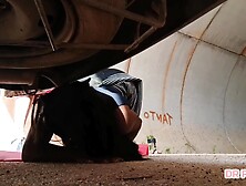 AFRO WOMAN OUT OF PANTS HAS HER CAR BREAKDOWN AND WHEN THAT BABE BOWS DOWN TO WATCH THE PROBLEM, THAT BABE'S SURPRISED BY A STRA