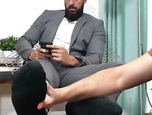 Malefeetxxx. Com - Thoms's Expert Tongue Licks And Sucks Bearded Maui's Tall Toes