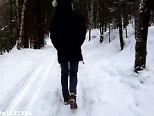 Risky public deepthroat oral-sex in gorgeous winter landscape