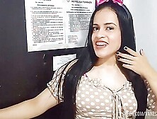 Contrato A Una Puta Y Me La Follo Por El Culo Sin Condon