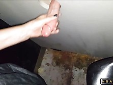 Amateur Wife Works Her Skillful Hands On