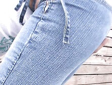 Junge Asiatin laesst sich fuer Geld auf dre typen ein