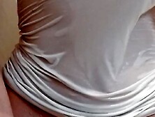 Sexy sotto la doccia ~ canottiera bagnata e grossi capezzoli duri