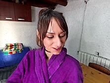 Il corriere e la casalinga arrapata (cuckold)