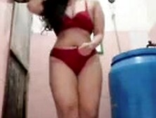 Viral Pegawai Bank Show Bugil Demi Pacar 3/3