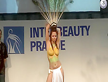 Bodypaint Fashionshow Nude Show Prague