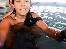 Tetona Amateur Was Too Hot To Be Fucked In The Pool