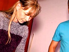 Slender old lady wants to have sex again