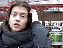 Alguns dólares em troca de algum sexo