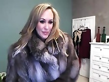 Sexycams69. Net - Milf Pornstar In Fur Toys On Cam